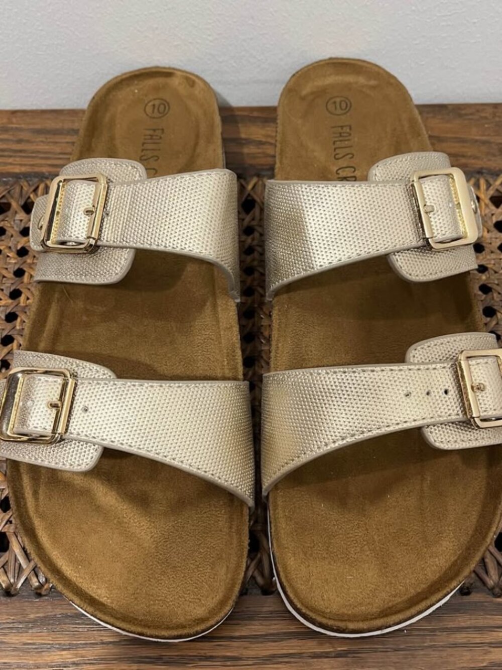Size 10 Metallic Gold Casual Laid Back Two Strap Adjustable Buckle Fun Sandals